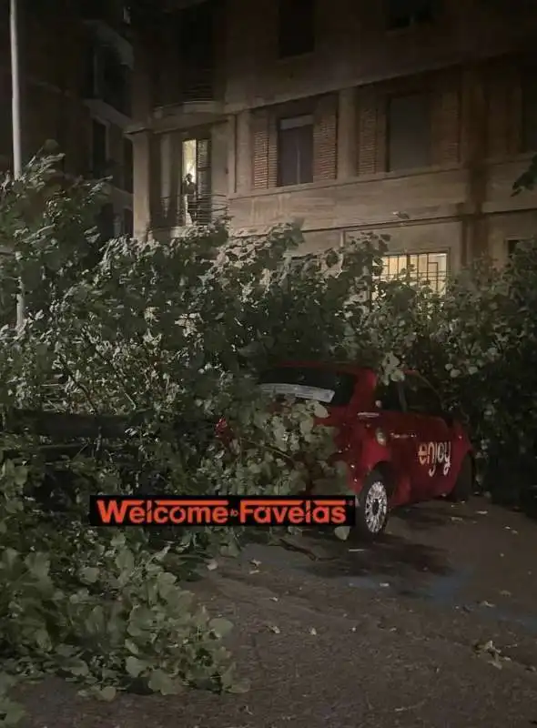 bomba d acqua a roma   1