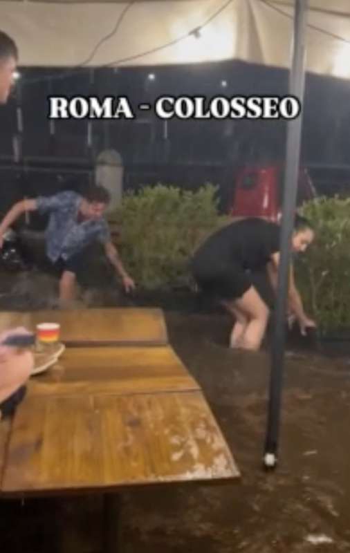 bomba d acqua a roma 14