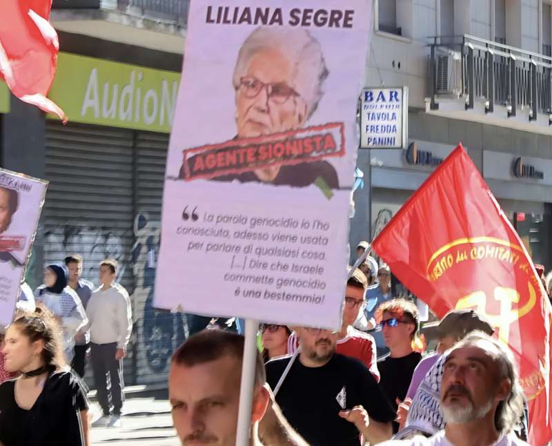 CARTELLO CONTRO LILIANA SEGRE AL CORTEO PRO PALESTINA DI MILANO