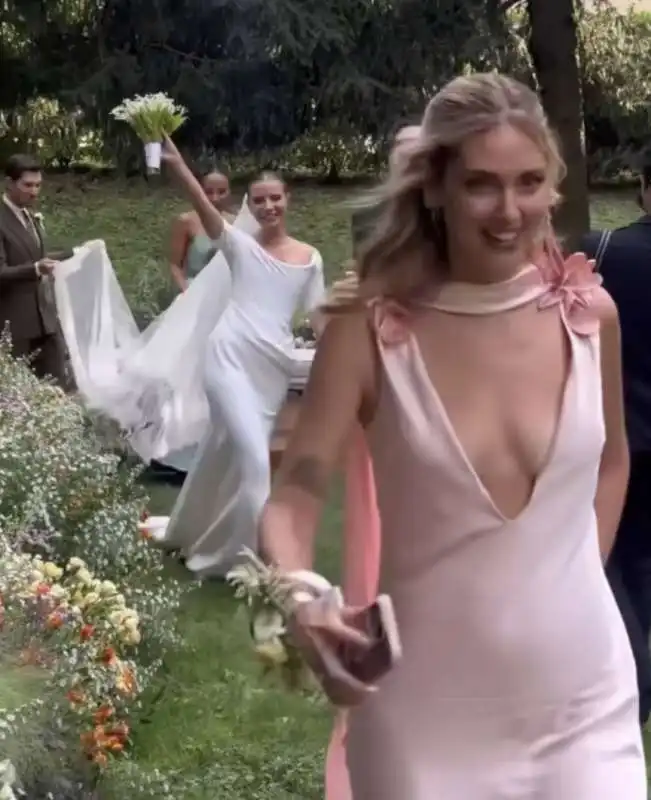 chiara ferragni al matrimonio veronica ferraro   davide simonetta   7