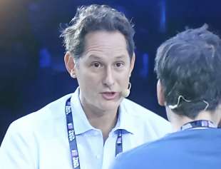 colloquio tra john elkann e sam altman all italian tech week di gedi 1