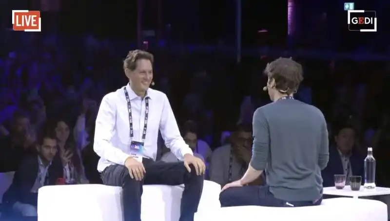 colloquio tra john elkann e sam altman all italian tech week di gedi   12