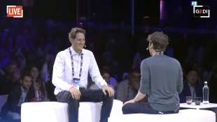 colloquio tra john elkann e sam altman all italian tech week di gedi 12