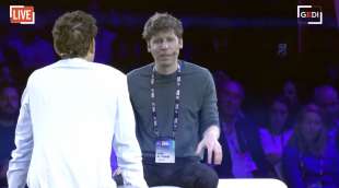 colloquio tra john elkann e sam altman all italian tech week di gedi 7