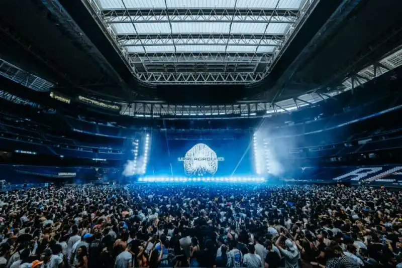 CONCERTI AL SANTIAGO BERNABEU  