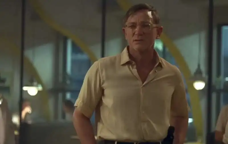   daniel craig in queer