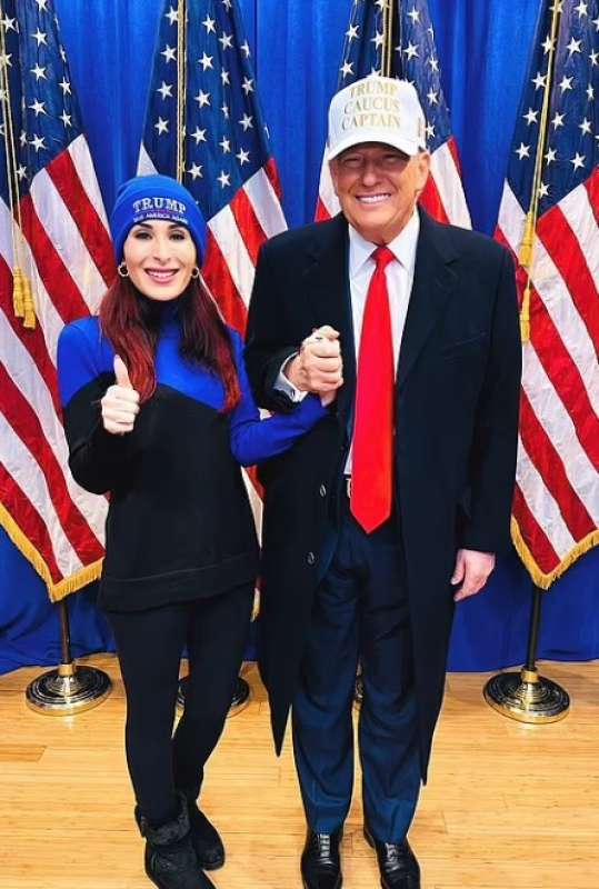 donald trumpe laura loomer 1