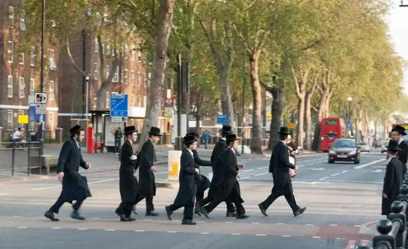 ebrei ortodossi a stamford hill 