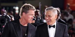 george clooney e brad pitt sul red carpet della mostra del cinema di venezia 1