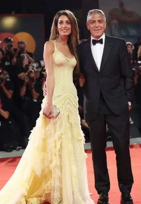 george e amal clooney sul red carpet della mostra del cinema di venezia  1