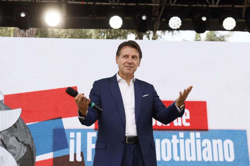 GIUSEPPE CONTE ALLA FESTA DEL FATTO QUOTIDIANO - FOTO LAPRESSE