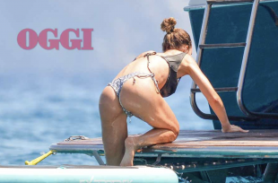 ilary blasi in barca a ponza con le figlie 4