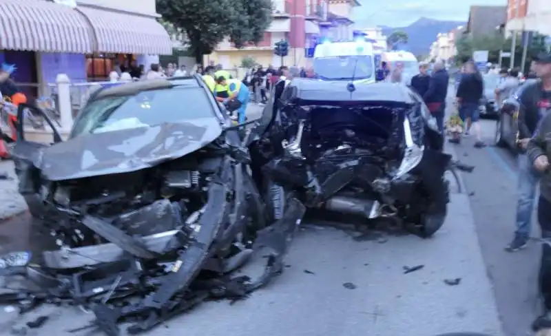 INCIDENTE A CAMAIORE

