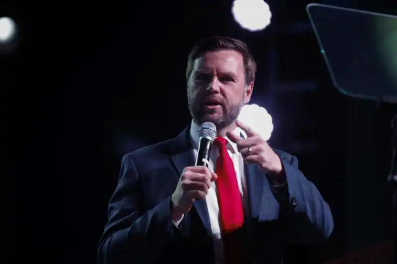 JD VANCE IN CAMPAGNA ELETTORALE A CHARLOTTE, NORTH CAROLINA - FOTO LAPRESSE. 