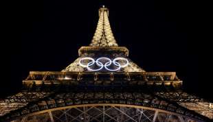 la tour eiffel con i cerchi olimpici 2