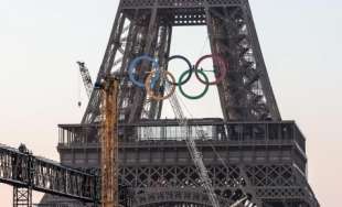 la tour eiffel con i cerchi olimpici 3