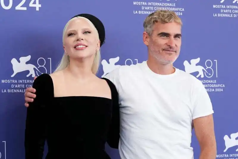 lady gaga   joaquin phoenix   photocall joker folie a deux   venezia 2024