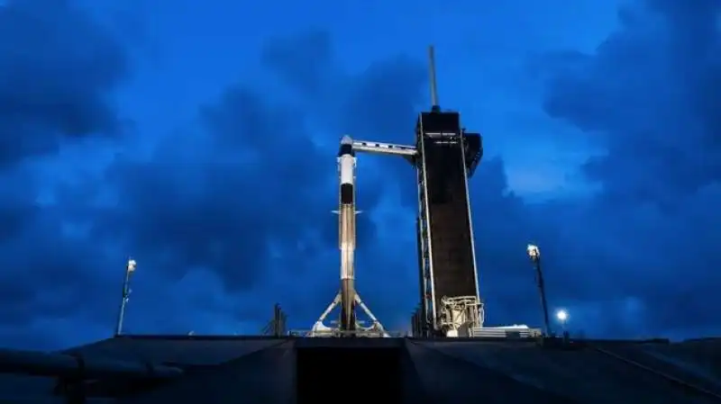 lancio di razzo falcon 9 della spacex  3