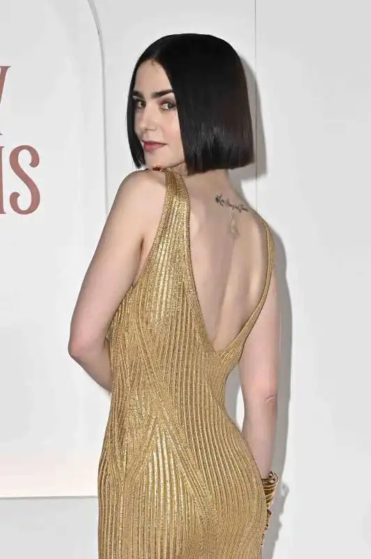 lily collins (3)