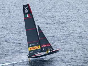 LUNA ROSSA - LOUIS VUITTON CUP