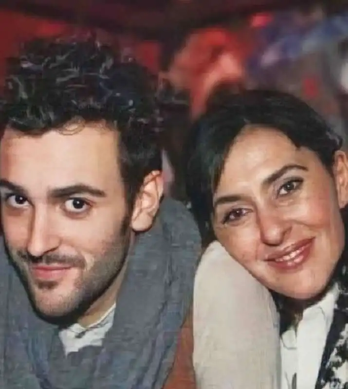 marco mengoni con la madre nadia ferrari 1