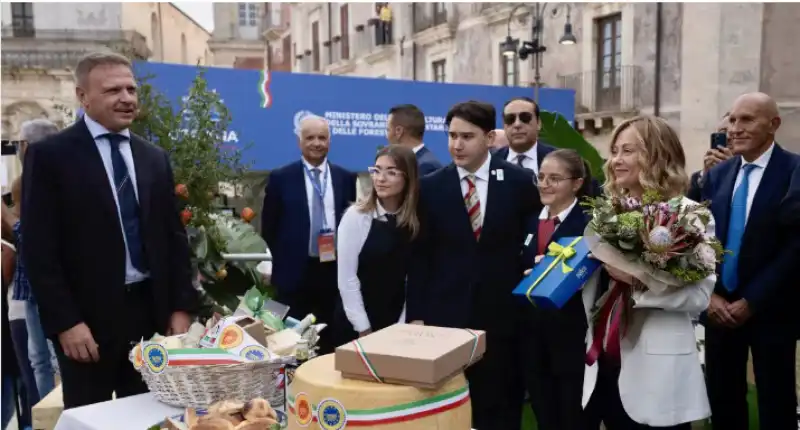 meloni lollobrigida a siracusa