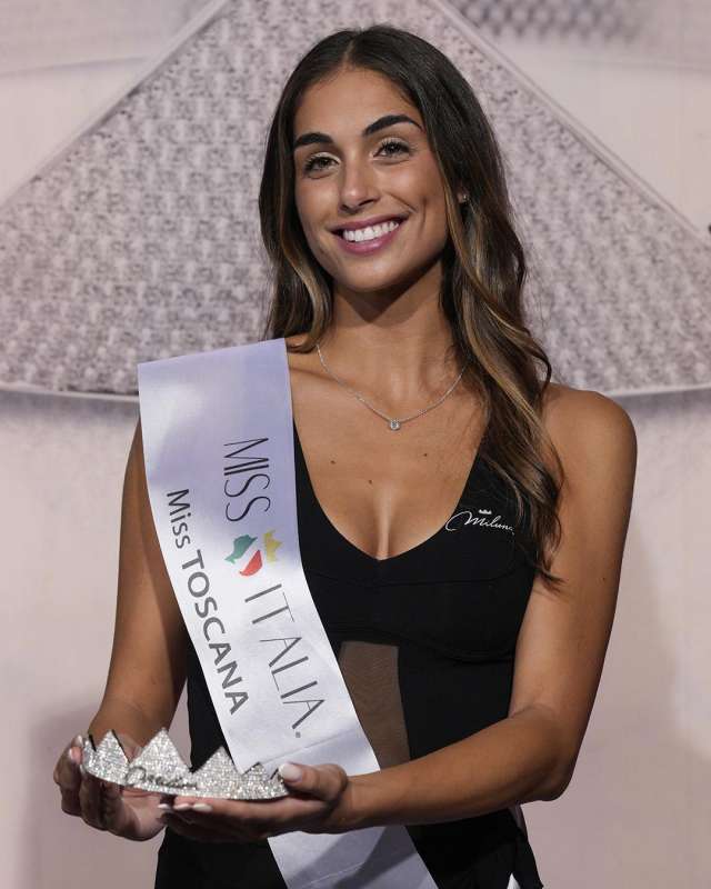 ofelia passaponti miss italia 2024. 15