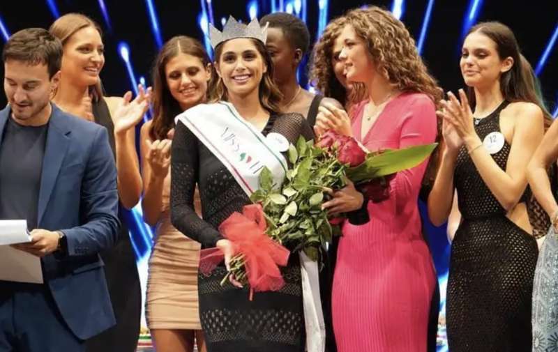 ofelia passaponti miss italia 2024. 19