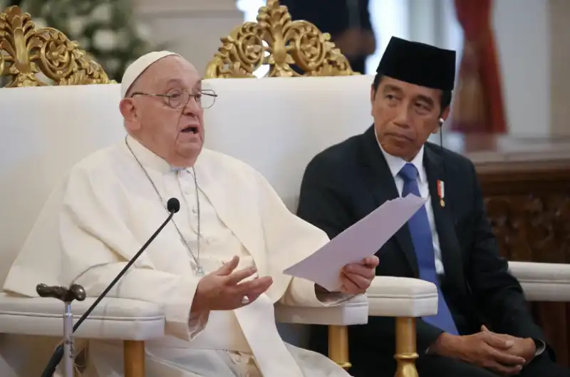 papa francesco in indonesia  3