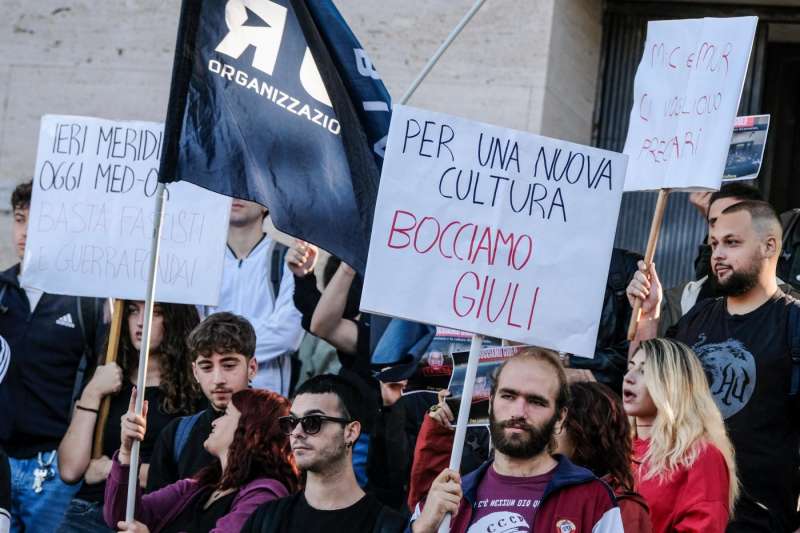 proteste contro alessandro giuli alla sapienza - foto lapresse - 2