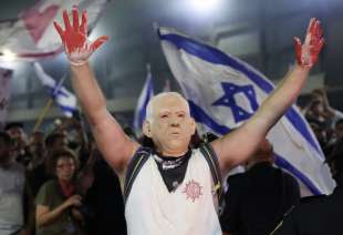 PROTESTE CONTRO NETANYAHU A TEL AVIV