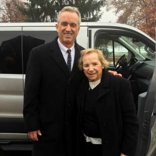 robert kennedy jr con la madre ethel