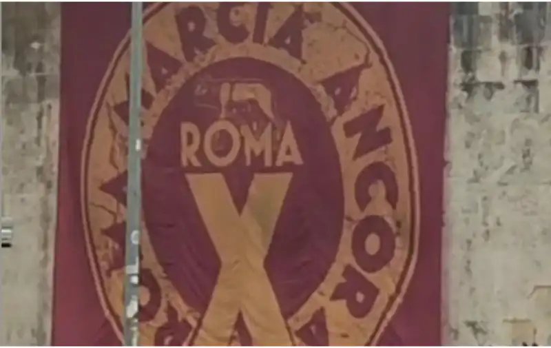 ROMA MARCIA ANCORA - STRISCIONE DEGLI ULTRAS GIALLOROSSI 