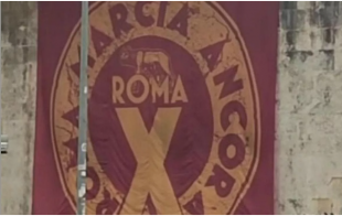 ROMA MARCIA ANCORA - STRISCIONE DEGLI ULTRAS GIALLOROSSI