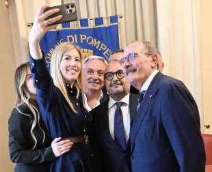 selfie di maria rosaria boccia con gennaro sangiuliano e carmine lo sapio