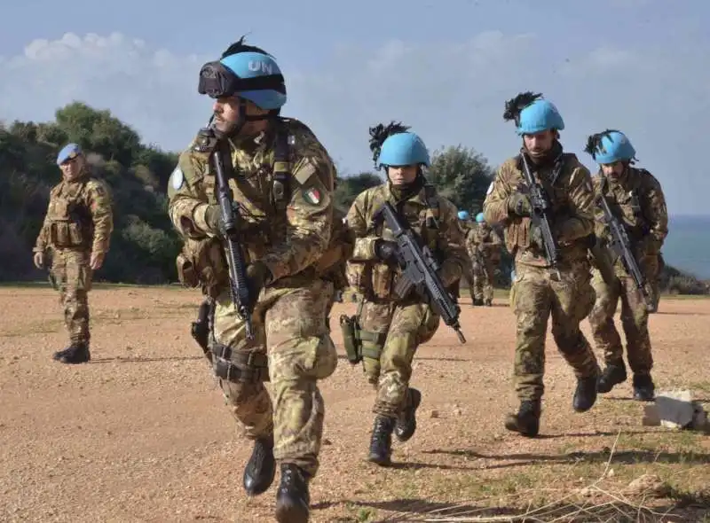 SOLDATI ITALIANI IN LIBANO