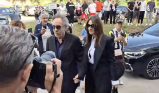 tim burton e monica bellucci al matrimonio di gigi buffon e ilaria d amico