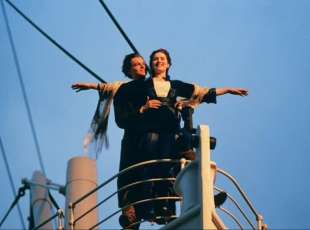 TITANIC FILM - LEONARDO DICAPRIO KATE WINSLET