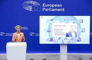 URSULA VON DER LEYEN PRESENTA LA NUOVA COMMISSIONE EUROPEA