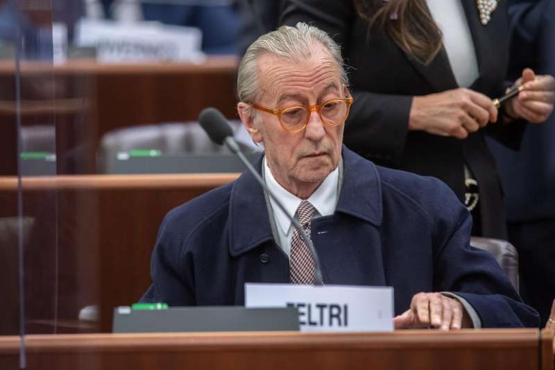 vittorio feltri - consiglio regionale lombardia - foto lapresse