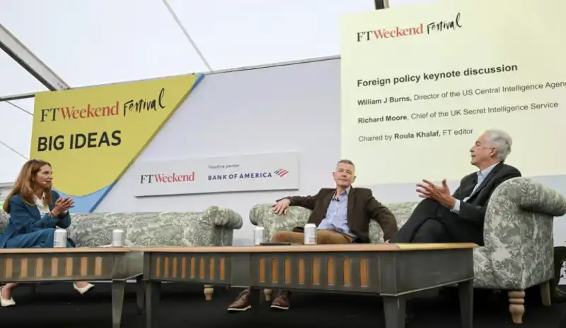 William J. Burns e Richard Moore al festival del financial times