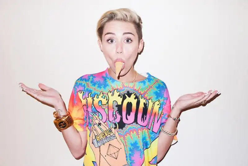 MILEY CYRUS BY TERRY RICHARDSON 