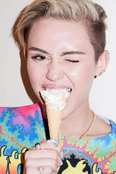 MILEY CYRUS BY TERRY RICHARDSON 