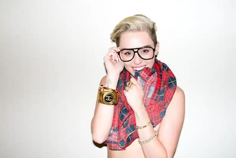 MILEY CYRUS BY TERRY RICHARDSON 