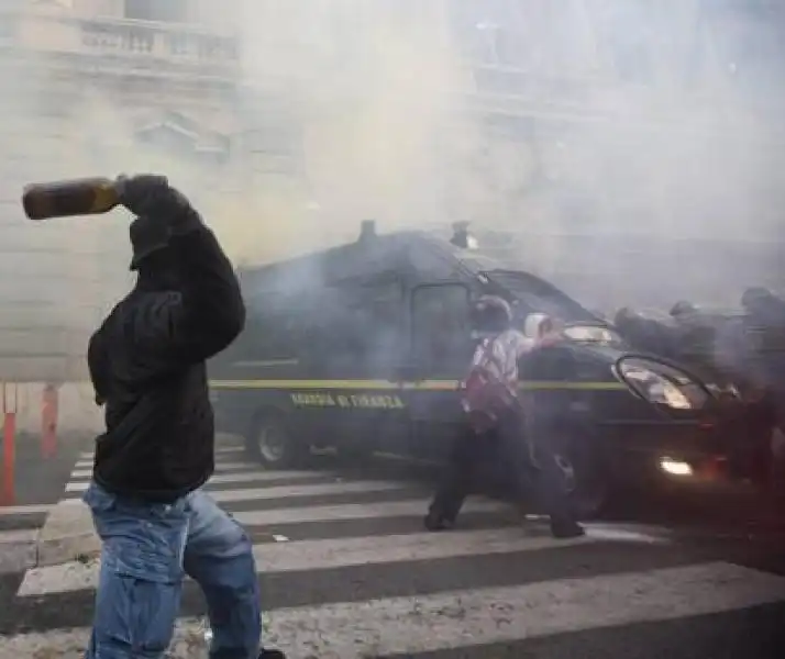 SCONTRI A ROMA MANIFESTAZIONE NOTAV 