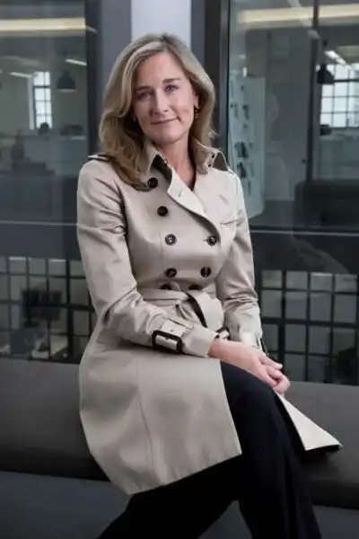 ANGELA AHRENDTS