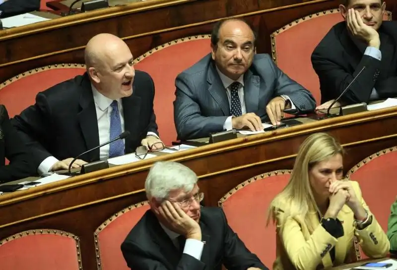 BONDI E SCILIPOTI NEL GIORNO DELLA FIDUCIA AL GOVERNO LETTA FOTO LAPRESSE 