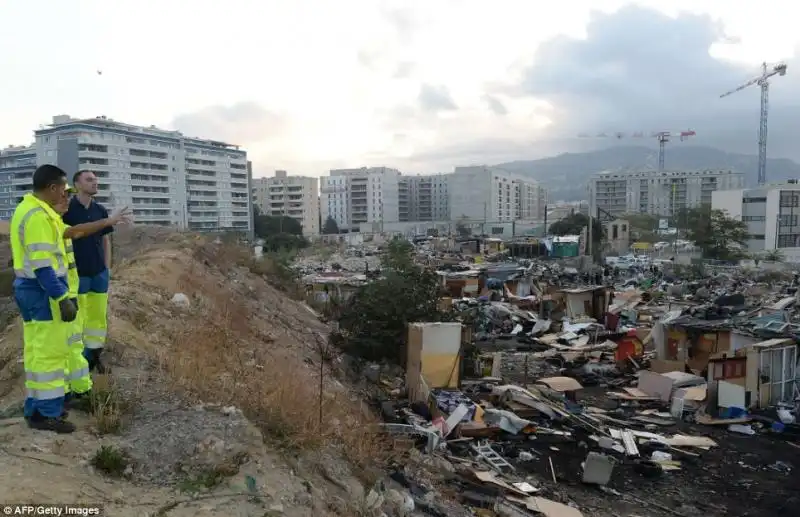 CAMPO ROM MARSIGLIA DEVASTAZIONE 