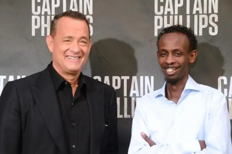 CAPTAIN PHILLIPS TOM HANKS E BARKHAD ABDI 