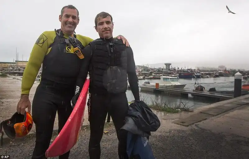 Carlos Burle Surfista nella tempesta 